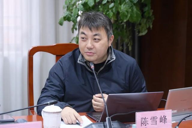 杨浦区政府第71次常务会议就绿色低碳节能环保为主题开展专题天博学习(图2)